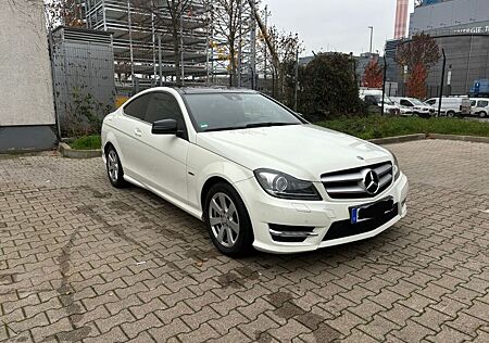 Mercedes-Benz C 180 BlueEFFICIENCY - AMG Panorama Xenon