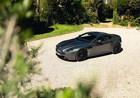 Aston Martin V12 Vantage AMR V12 S Vantage