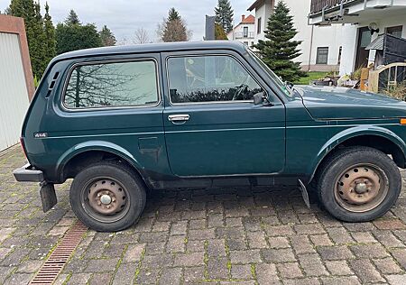 Lada Niva 1.7i Only