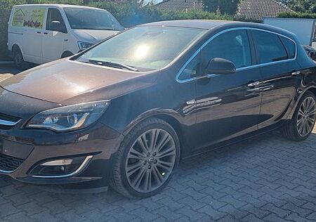 Opel Astra J Lim. 5-trg. Innovation*Xenon*SHZ*NAVI