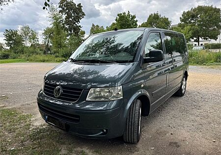VW T5 Multivan Volkswagen Atlantis 2,5 TDI