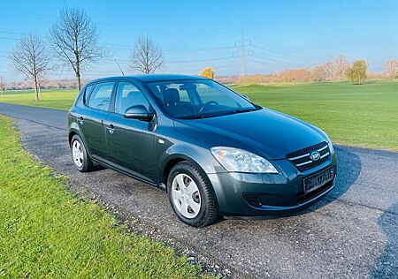 Kia Cee'd Ceed-Tüv neu-Allwetter-Werkstattgepflegt-4-Türer