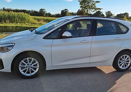 BMW 216d AT Advantage,Navi, Autom. ,PDC,Top Zustand!