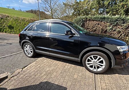 Audi Q3 2.0 TDI S tronic quattro -