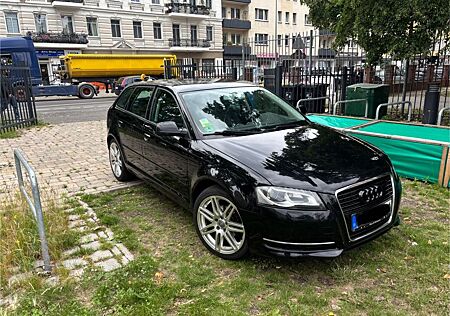 Audi A3 1.6 Ambiente Sportback Ambiente