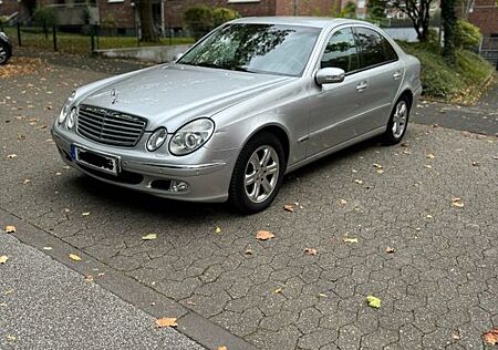 Mercedes-Benz E 240 Elegance