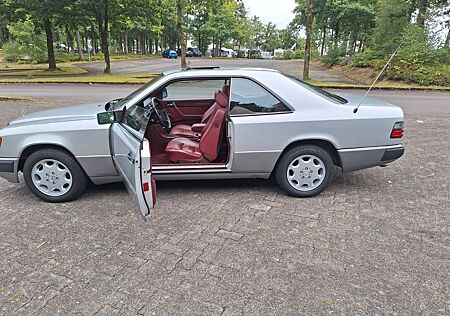 Mercedes-Benz CE 300