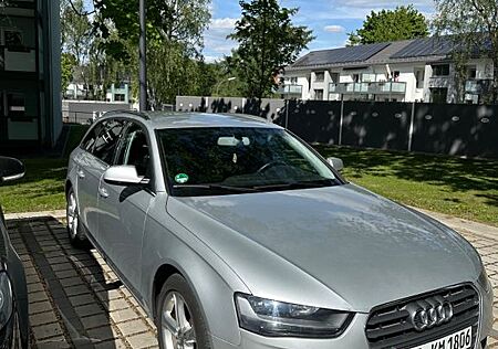 Audi A4 b8 2.0 TDI Avant TÜVNEU, Scheckheft, Extras
