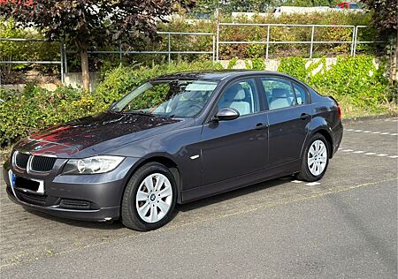 BMW 318i -