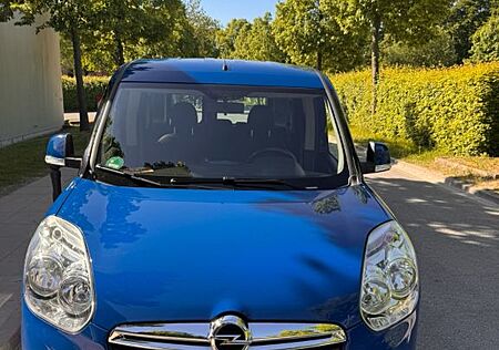 Opel Combo Combo1.4/120PS/STDHZG/AHK/BREMSE NEU/SERVICE NEU