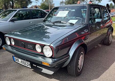 VW Golf Volkswagen 1 GTI Pirelli Sondermodell