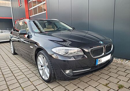 BMW 520d Touring Aut. Panorama Navi Kamera 19Zoll