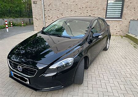 Volvo V40 D2 * AUTOM. * SHZ * TÜV * NAVI * TEMPO