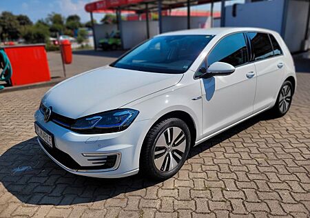 VW Golf Volkswagen e- CCS Wärmepumpe, Kamera, Inspektion &HU Ne