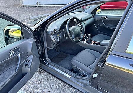 Mercedes-Benz C 180 T AVANTGARDE Avantgarde