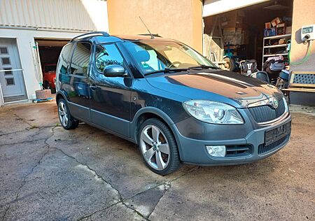 Skoda Roomster 1.6 16V Scout, Top Gepflegt, Tüv Neu