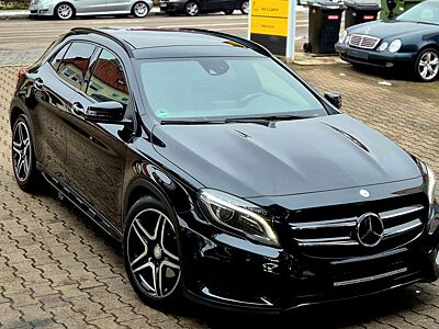 Mercedes-Benz GLA 250 AMG-Sportpaket/Leder/Comand/Pano-Voll