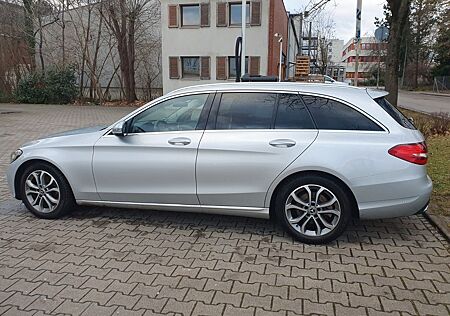 Mercedes-Benz 220