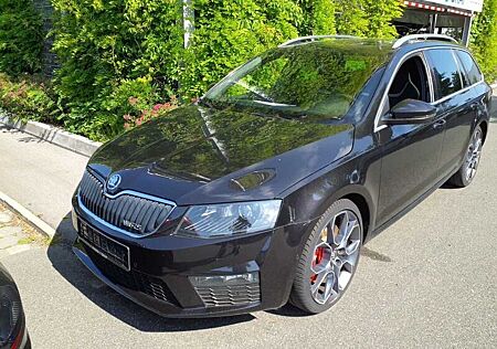 Skoda Octavia 2.0 TDI DPF RS Bi-Xenon Navi Pano PDC