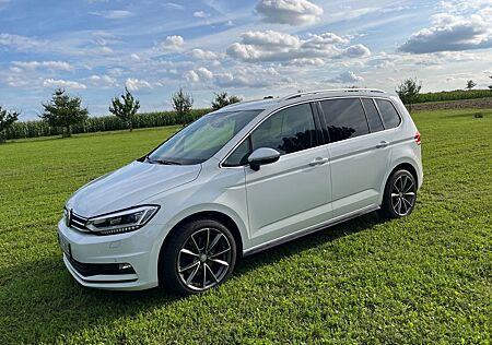VW Touran Volkswagen 2.0 TDI SCR 140kW DSG Highline Highline
