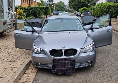 BMW 520i A -