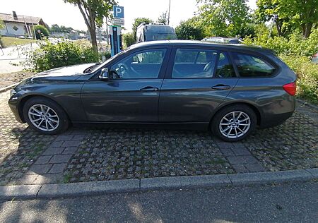 BMW 320d Touring -PDC, LED, SHZ