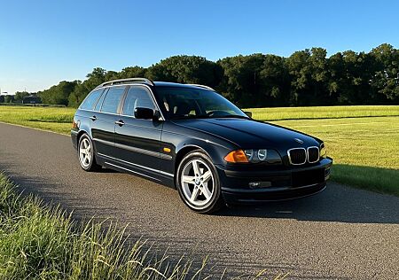 BMW 320i touring -