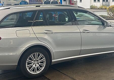 Mercedes-Benz E 220 CDI T BlueEFFICIENCY ELEGANCE ELEGANCE