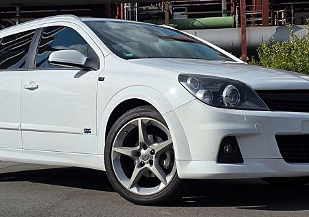 Opel Astra H Caravan OPC Line 2