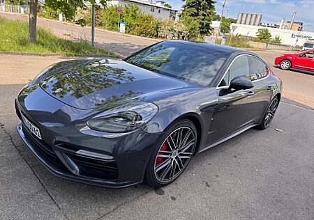 Porsche Panamera Turbo