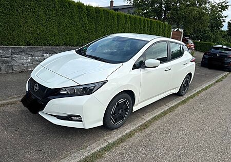 Nissan Leaf 150 PS 39KWH Acenta - Winterpaket