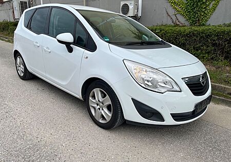 Opel Meriva 1.4 Selection Sommer und Winterreifen