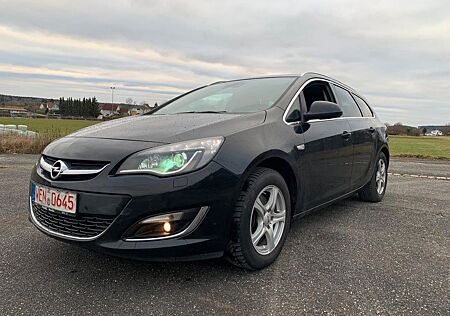 Opel Astra J Exklusiv *TÜV04/27*SCHECKHEFT*NAVI*AHK*