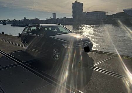 Mercedes-Benz C 200 C200d*AMG-Paket*2.HAND*TÜVNEU*LEDER*TOP GEPFLEGT