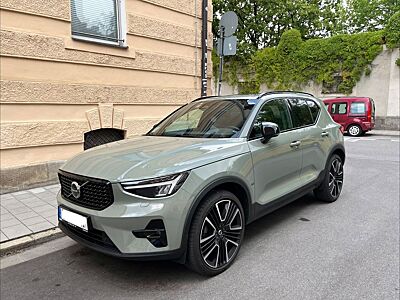 Volvo XC40 B4 AWD Ultimate Dark / Garantie bis 2028