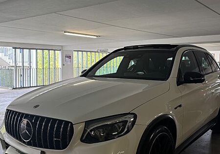 Mercedes-Benz GLC 63 AMG Mercedes-AMG GLC 63 S 4MATIC+ Aut..