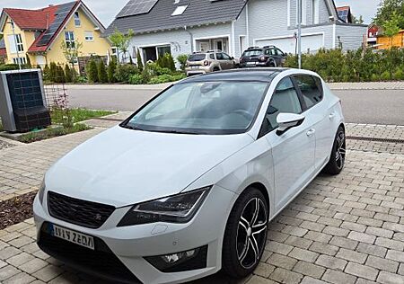 Seat Leon 1.8 TSI Start&Stop FR DSG DCC Pano Standhzg