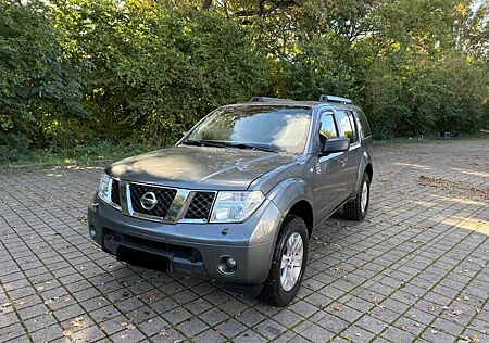 Nissan Pathfinder 2.5 dCi Elegance