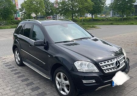 Mercedes-Benz ML 300 CDI 4MATIC BlueEFF. Grand Edition Gra...