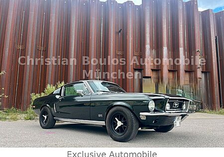 Ford Mustang GT Fastback Bigblock 6.8 Bullit Green