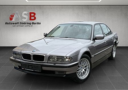 BMW 740i Facelift*Leder*Navi*Xenon*Schiebedach*18"