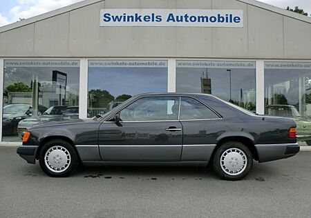 Mercedes-Benz E 230 / 230CE