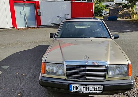 Mercedes-Benz E 260