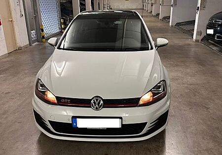 VW Golf Volkswagen 2.0 TSI DSG BMT GTI Performance GTI Per...
