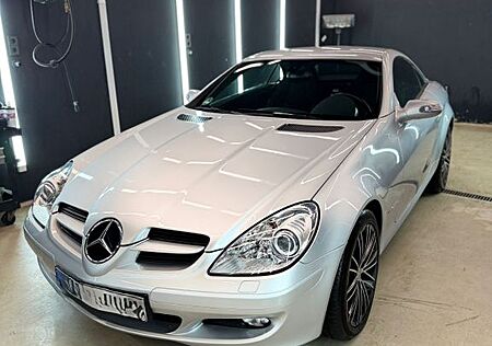 Mercedes-Benz SLK 200 KOMPRESSOR -Bi-Xenon...