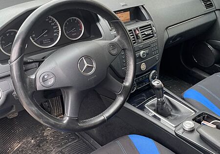 Mercedes-Benz 220