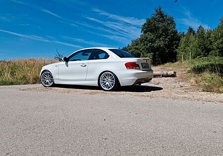 BMW 118d Coupé - 186000KM - 19 Zoll - ST XA Fahrwerk