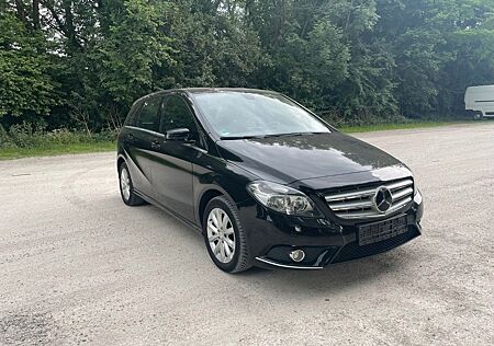 Mercedes-Benz B 180 CDI/Automatik/WENIG-KM/Bluetooth/TÜV-NEU/