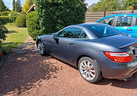 Mercedes-Benz SLK 200 -