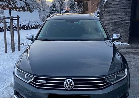 VW Passat Alltrack Volkswagen 2.0 TSI DSG 4MOTION Alltrack...